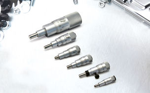 Micrometer Heads 452 E with rotating spindle